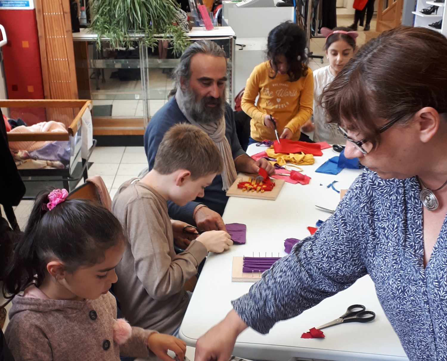 Atelier « Tawashi » pour les enfants de l’IME La Passerelle dans les locaux d’Agir la Rédingote à Alençon