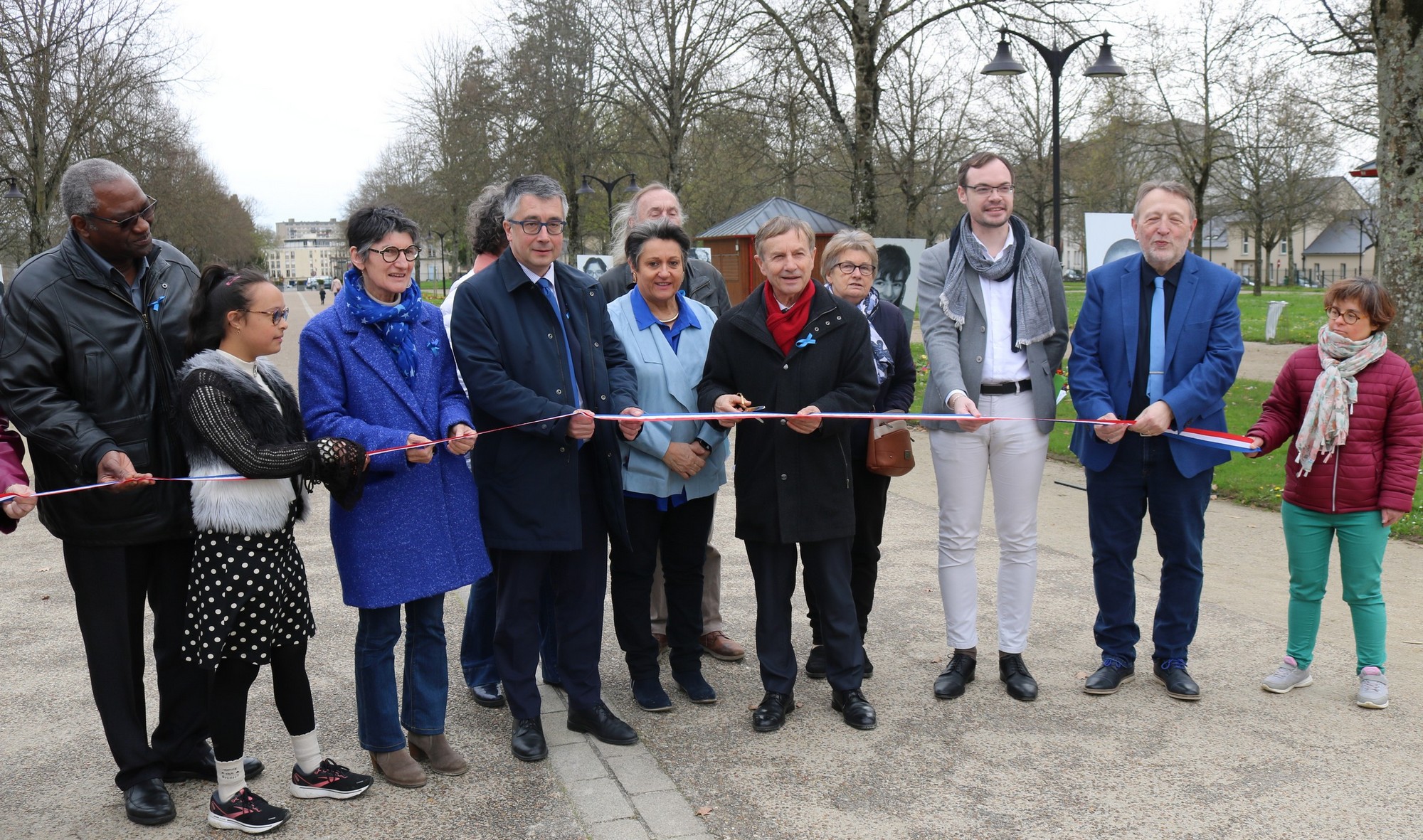 Le 6 avril 2024 s’est tenu le vernissage de l’exposition « Nous sommes tous différents. 100 portraits pour changer de regard sur l’autisme » : un enjeu de sensibilisation pour décloisonner les clichés sur l’autisme