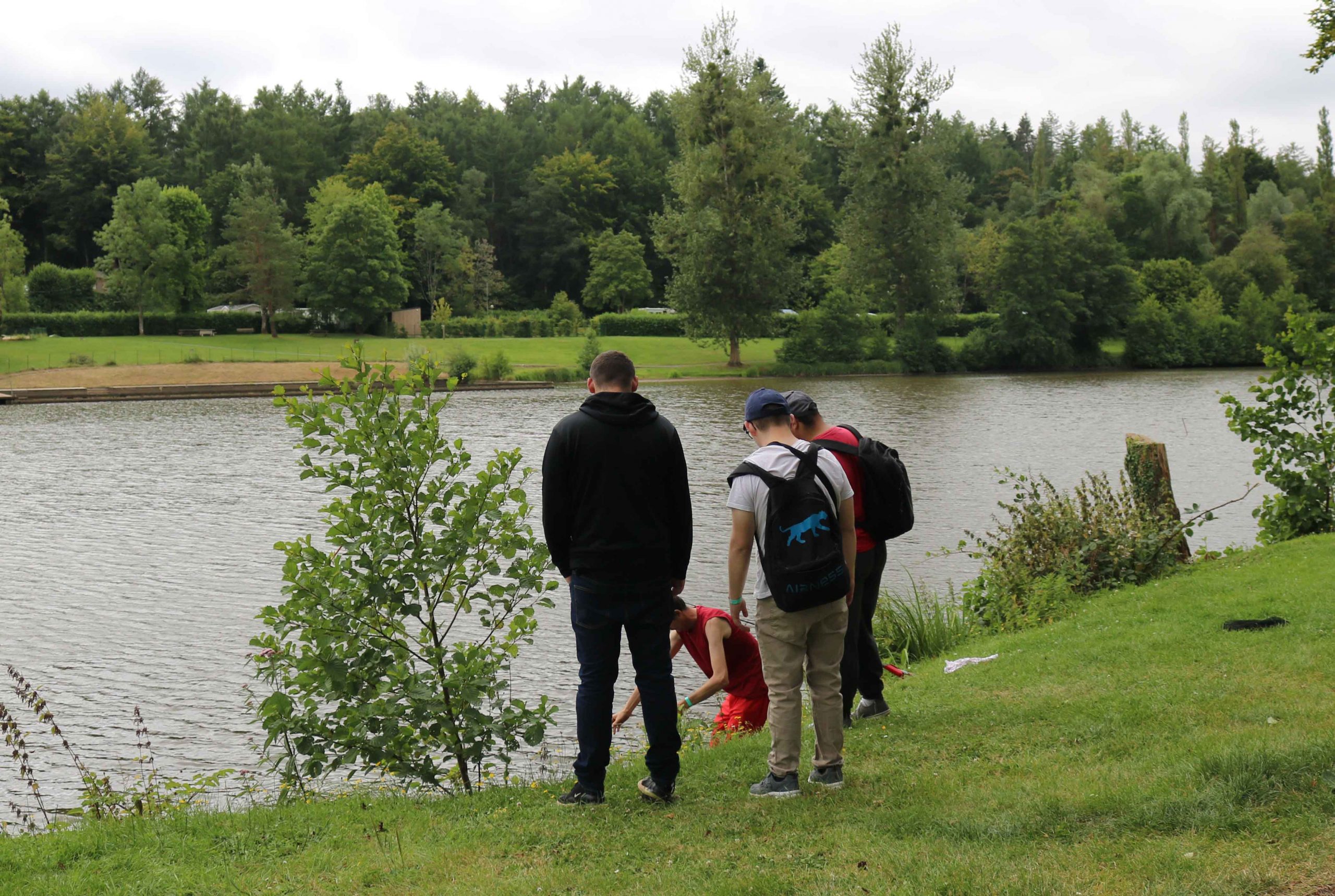 Premier temps fort des fêtes estivales d’Unisat 61 : l’Esat de la Frémondière de L’Aigle a mis les voiles au lac de Saint Evroult Notre-Dame-du-Bois